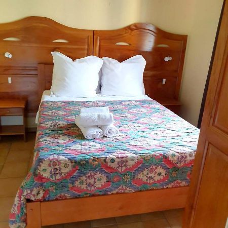 Appartement Moderne A Pointe Noire 36 M² Piscine & Jacuzzi Exterior foto